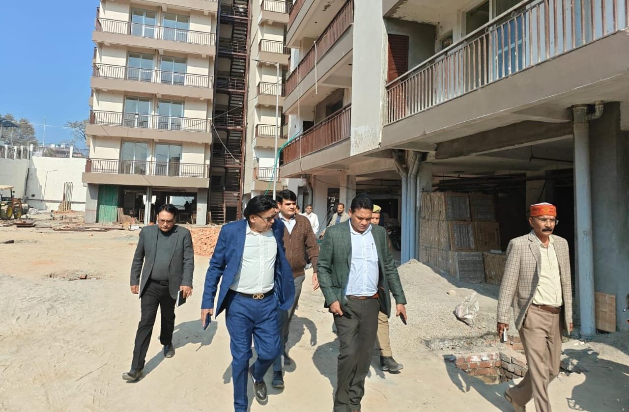 मुख्यमंत्री पुष्कर सिंह धामी के विज़न को गति, आवास एवं नगर विकास योजनाओं में पारदर्शिता, तकनीकी नवाचार और समयबद्ध क्रियान्वयन पर सख्ती