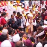 खटीमा में मुख्यमंत्री पुष्कर सिंह धामी के साथ होली खेलने के लिए उमडा पूरा शहर