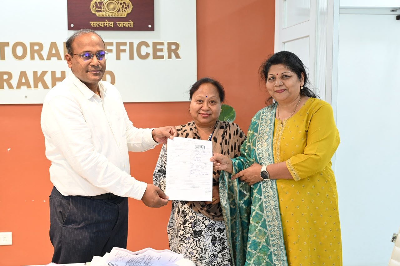 उत्तराखण्ड में एसआईआर की शुरुआत, राज्यपाल,मुख्यमंत्री ने भरे गणना फार्म