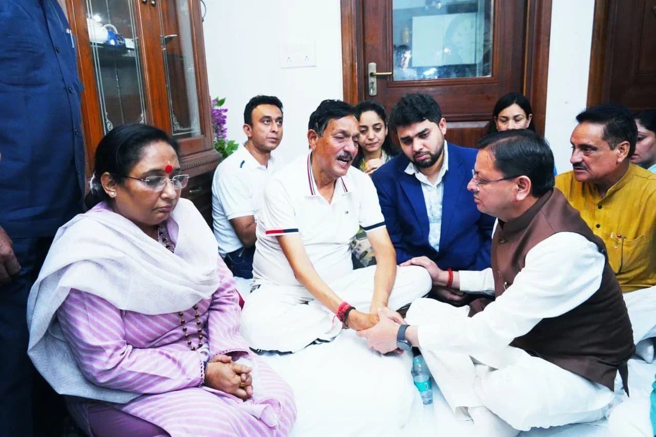 मुख्यमंत्री पुष्कर सिंह धामी ने दिवंगत निशानेबाज पद्मश्री जसपाल राणा के आवास पहुंचकर व्यक्त की शोक संवेदना