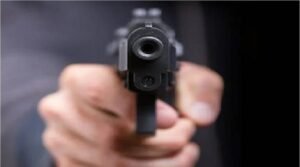 लिव-इन रिलेशनशिप में रहने से किया इनकार, युवक ने झोंका फायर, तमंचे के साथ गिरफ्तार